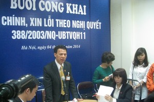 Chánh tòa hình sự Đào Vĩnh Tường thay mặt TAND TP Hà Nội xin lỗi ông Phạm Đức Bình